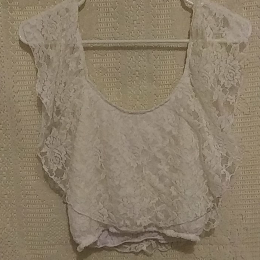 Hollister size Medium Flowy Lace Crop Top